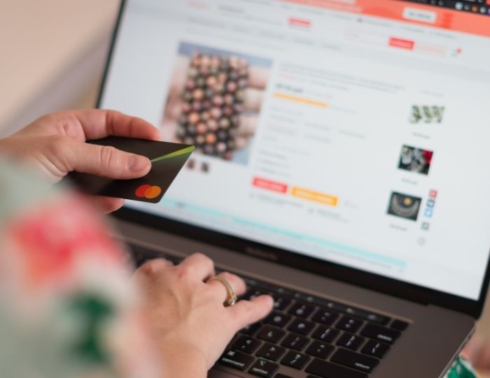 E-Ticaret SEO Hizmetimiz ile Satışlarını <b>Katla,</b> Rakiplerini Geç!