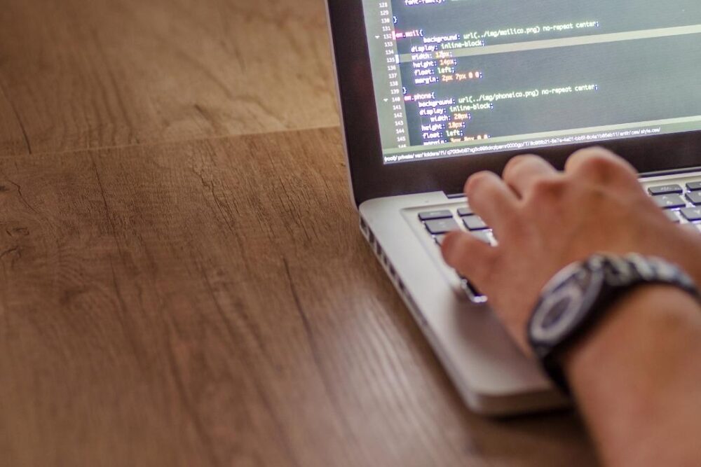 Güçlü ve Ölçeklenebilir <b>Altyapılar</b>